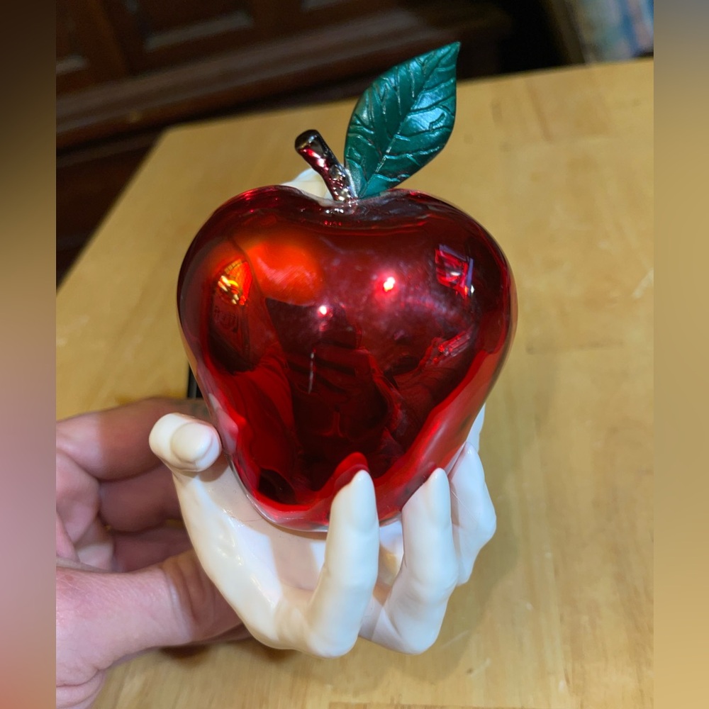 Bath & Body Works Evil Apple Wallflower plug